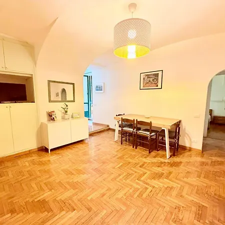 Vacanze Romane Colosseo apartment-3